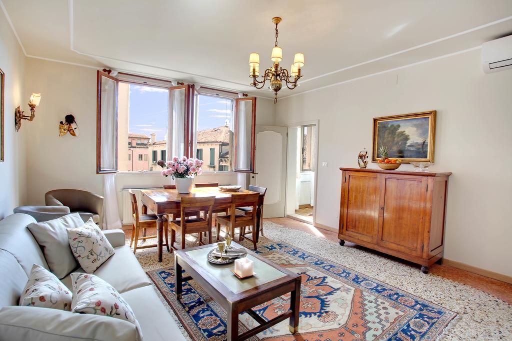 Canale Venice Room photo